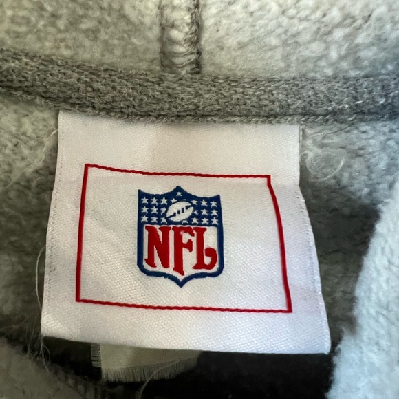 NFL Brand Patriots Hoodie - Picture 2 of 5